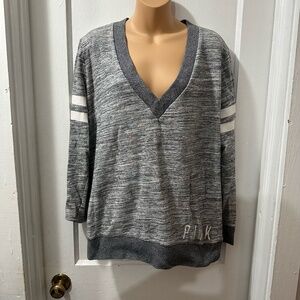VIctoria Secret PINK Heather Grey Long Sleeve Sweater in‎ M